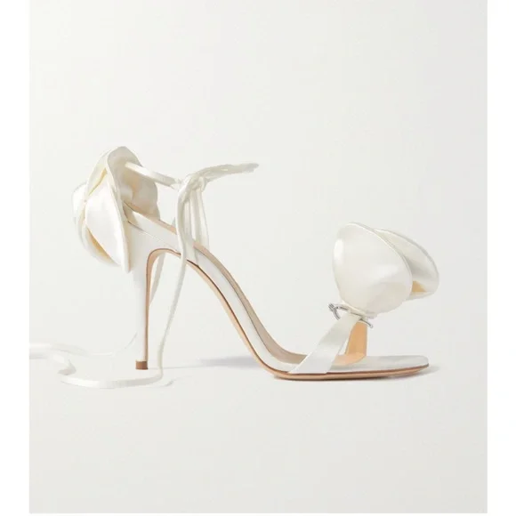 MAGDA BUTRYM
Off-White Double Flower Heeled Sandals - Picture 12 of 17